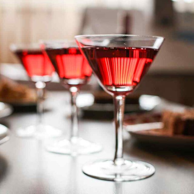 https://puresmilesdental.in/wp-content/uploads/2020/01/dine-and-wine-640x640.jpg