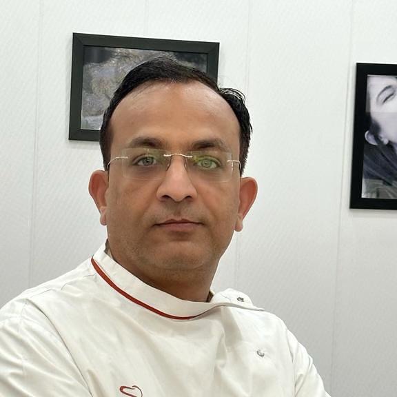 Dr. Sumit Makkar
